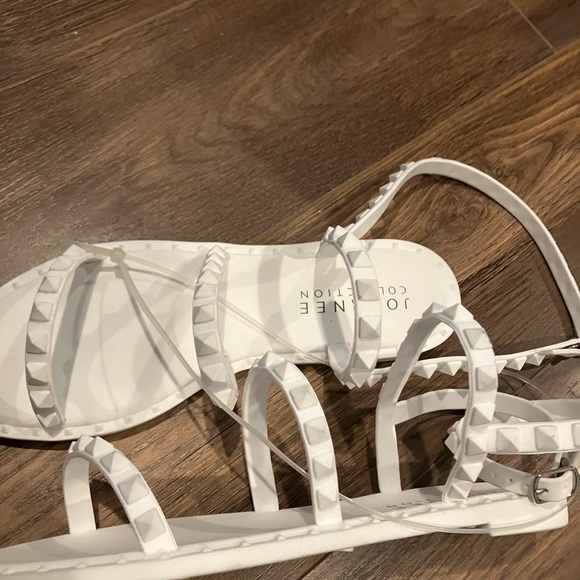 Sandals - Picture 2 of 3